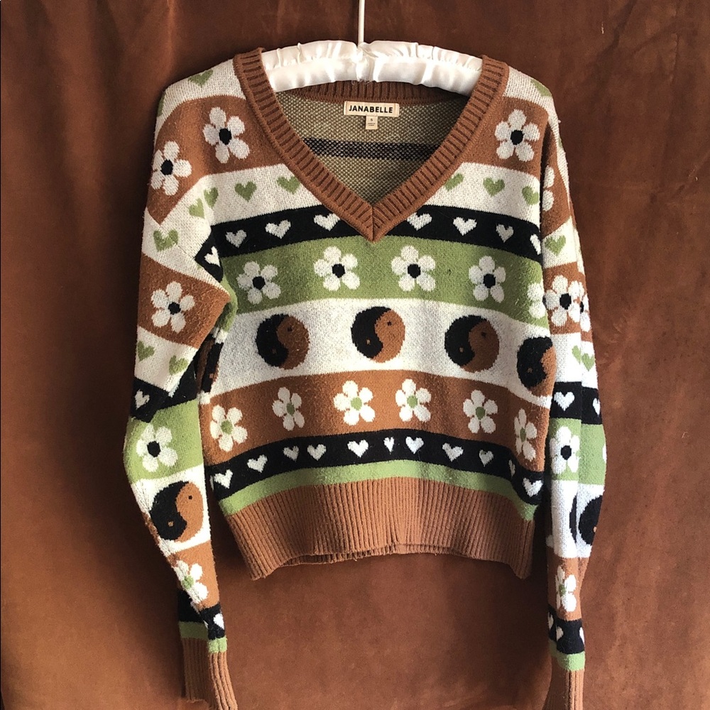 Janabelle V-Neck Floral & Yin-Yang Knit Sweater in Brown and Green
